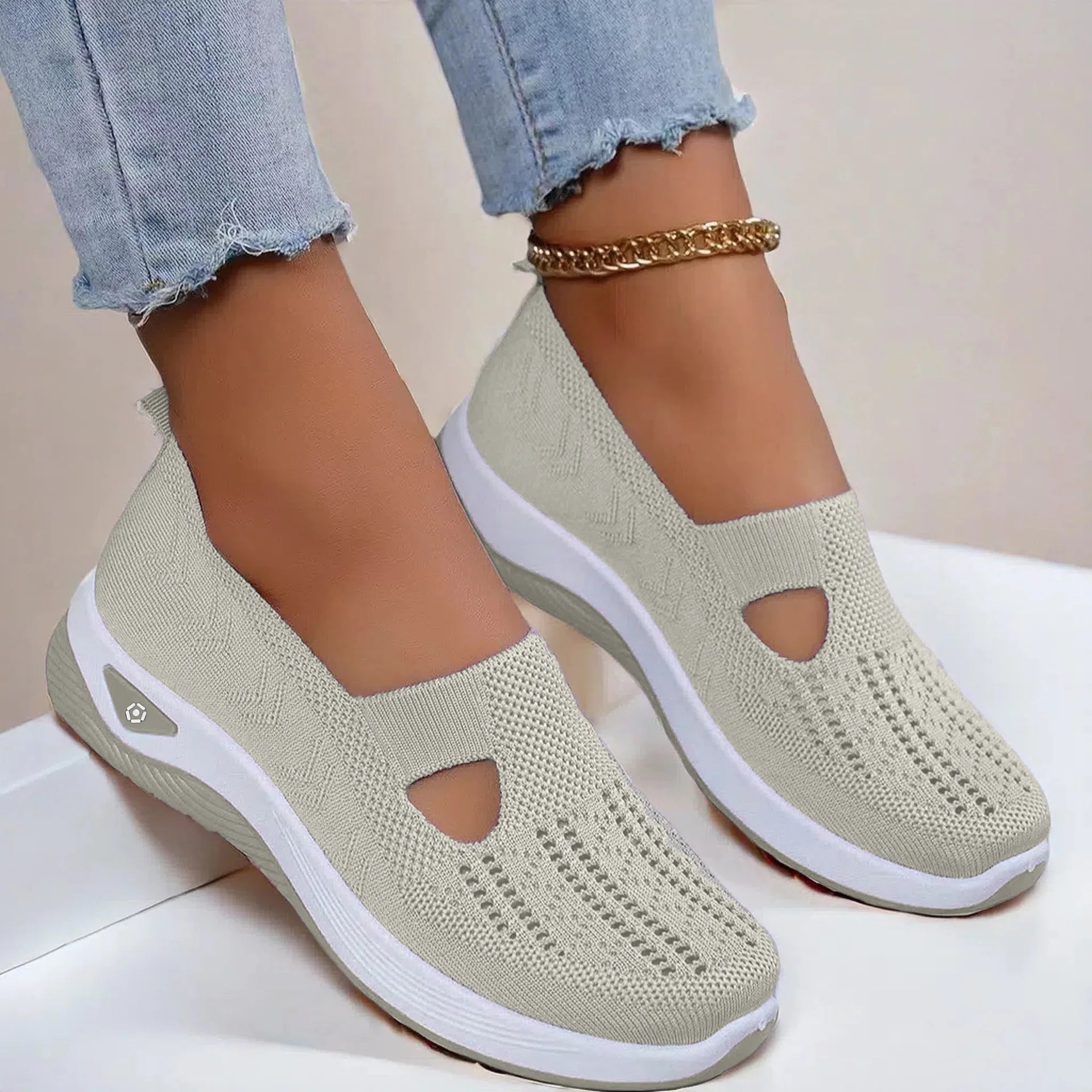 Summer Women's Shoes Breathable Anti-slip Soft Bottom Women's Casual Shoes Middle-aged Walking Shoes