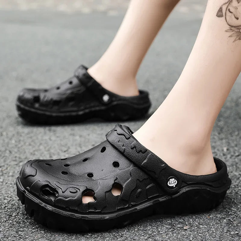 2025 Summer Slippers Clogs Men Beach Shoes Outdoor Garden Shoes Casual Sandals Black Brown Slip-On Men's Breathable Slides