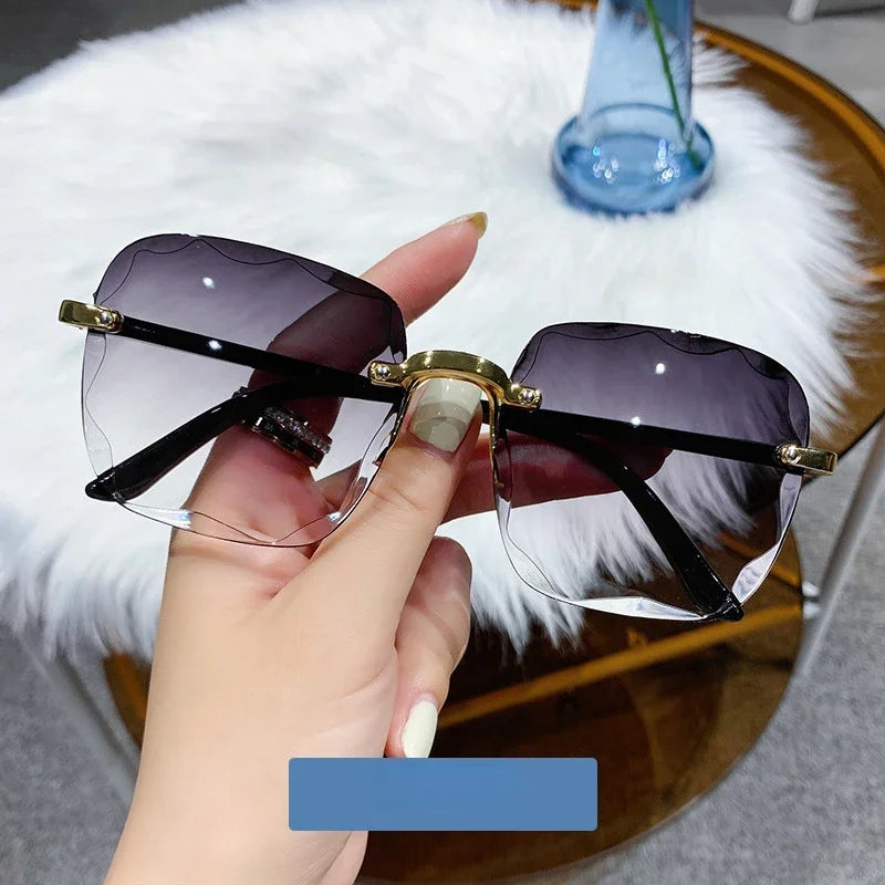 Square Rimless Fashion Sunglasses for Women Men Summer Gradient Sun Shades for Vacation Beach Travel（Not Include Glasses Case）
