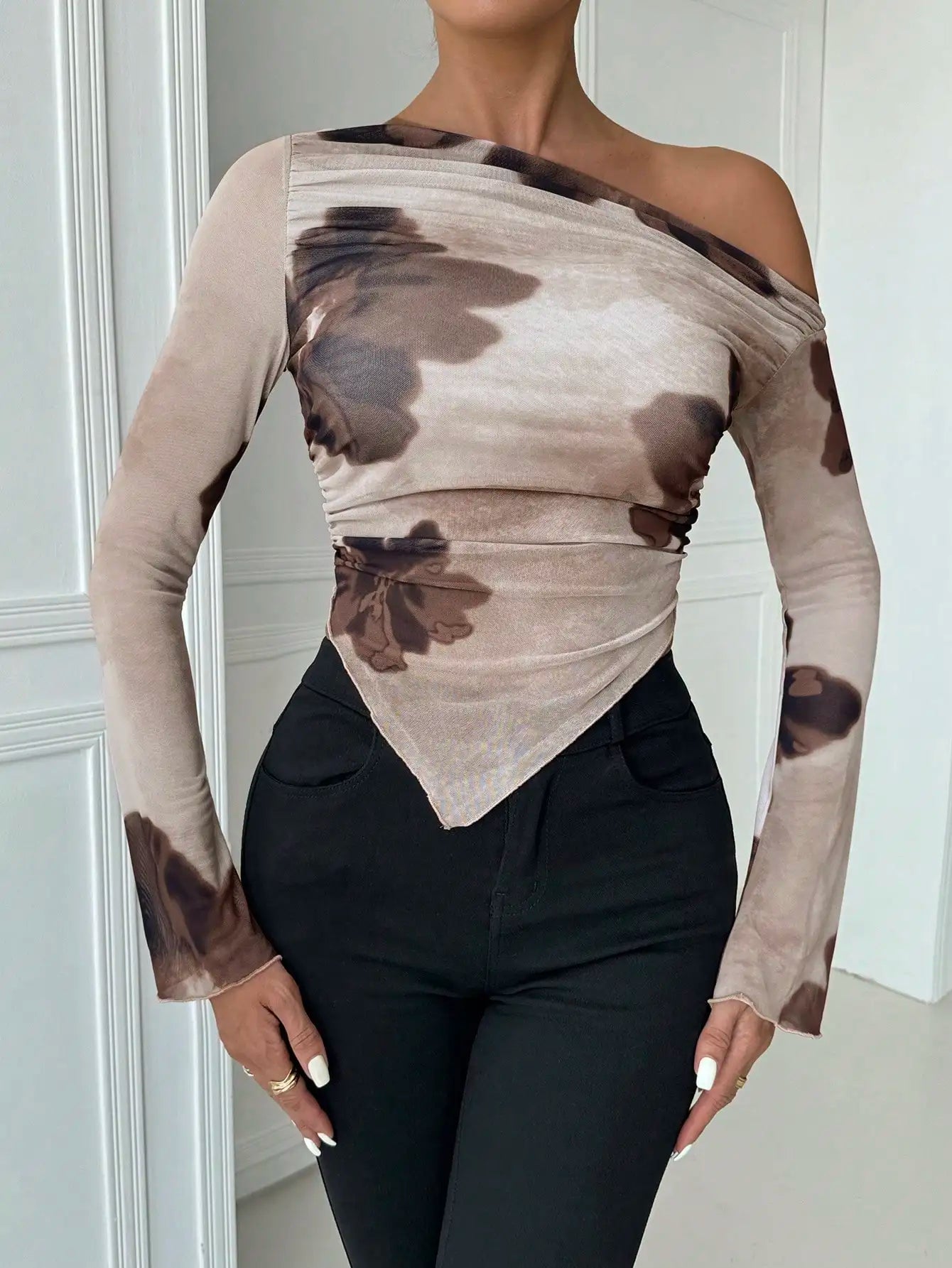 Sweet Spice Personality Style Mesh Print Diagonal Shoulder Long Sleeve Top Irregular Off-the-shoulder Short Top for Women