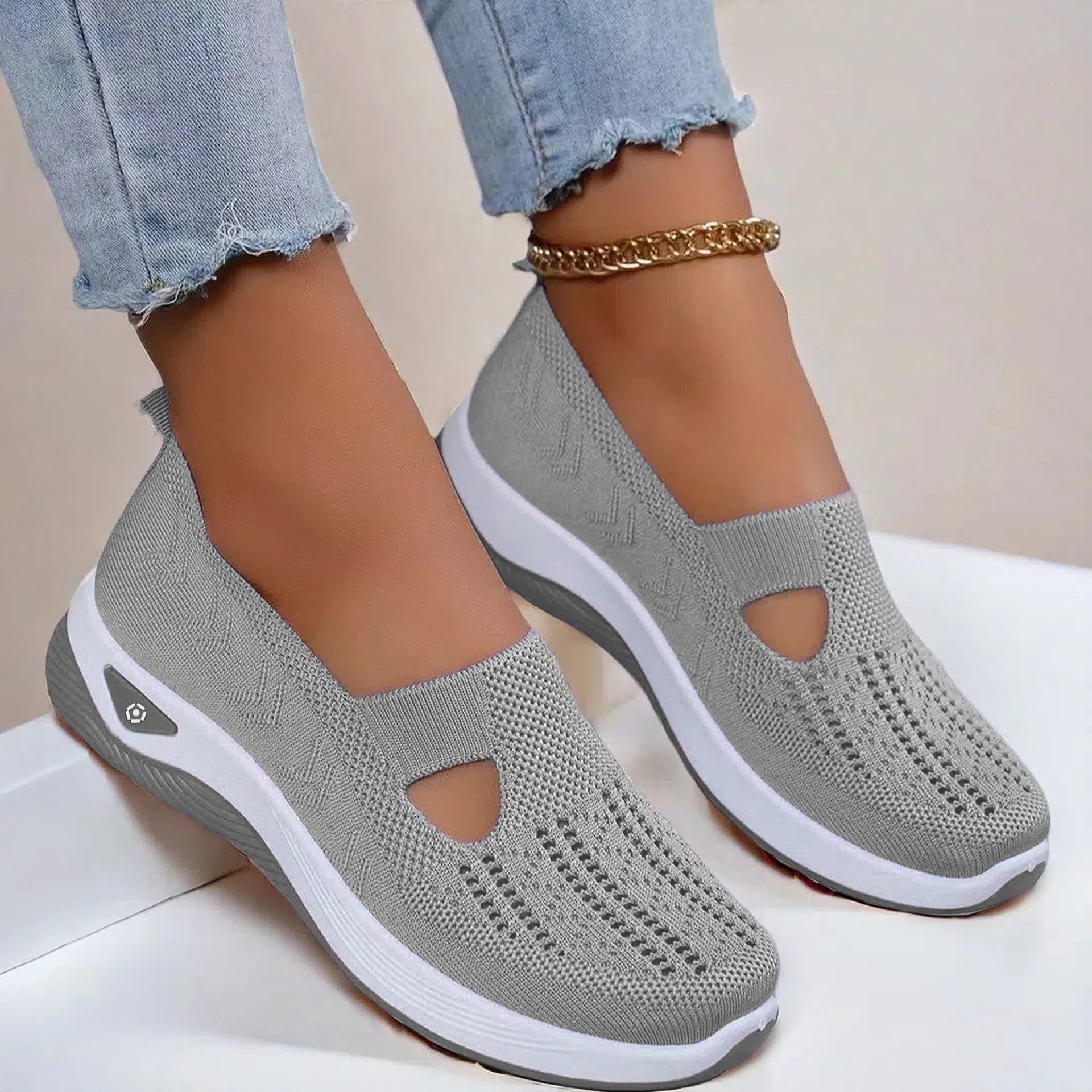 Summer Women's Shoes Breathable Anti-slip Soft Bottom Women's Casual Shoes Middle-aged Walking Shoes