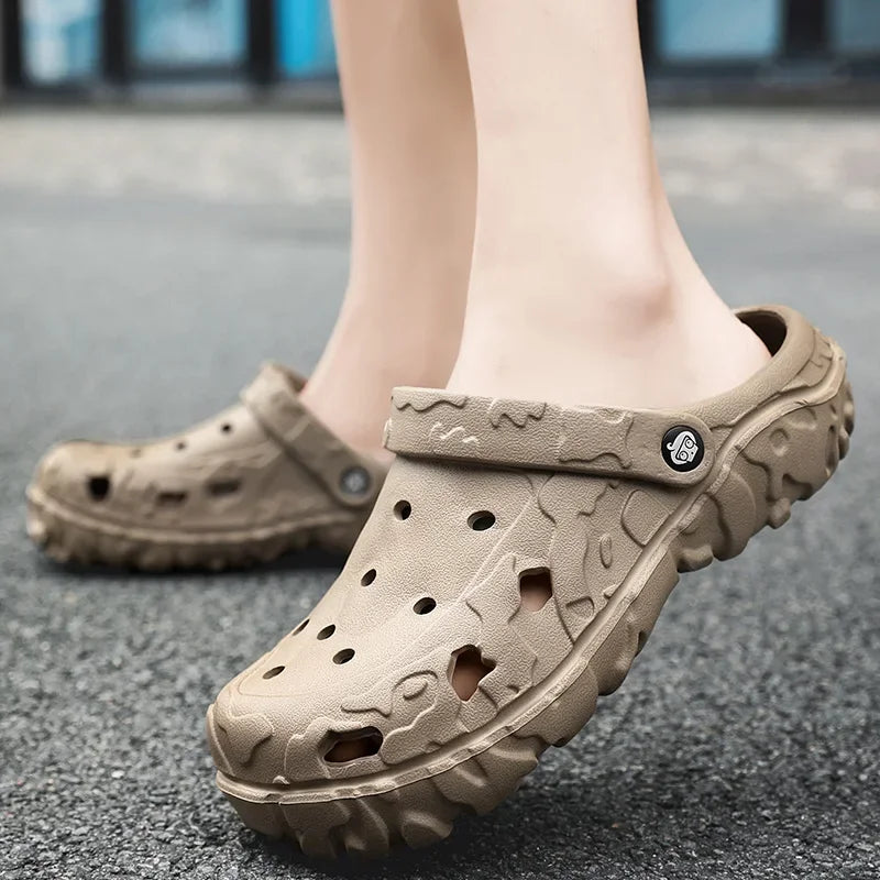 2025 Summer Slippers Clogs Men Beach Shoes Outdoor Garden Shoes Casual Sandals Black Brown Slip-On Men's Breathable Slides