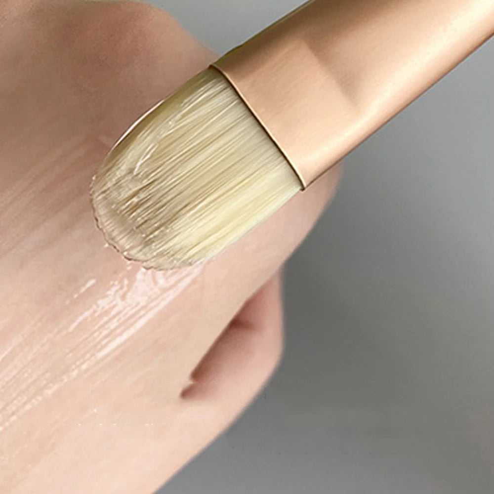 Facial Mask Brush Compact Portable Skincare Tool Soft Makeup Brush Anti-Slip Wooden Handle Brush For Face Care Travel Makeup Bag