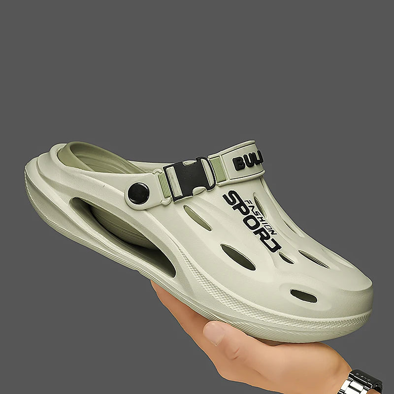 A Pair of Men's New Clogs, Summer New Wear-Resistant Non-Slip Sports Beach Shoes for Outer Wear, Driving Soft Soles, Comfortable Men's Shoes
