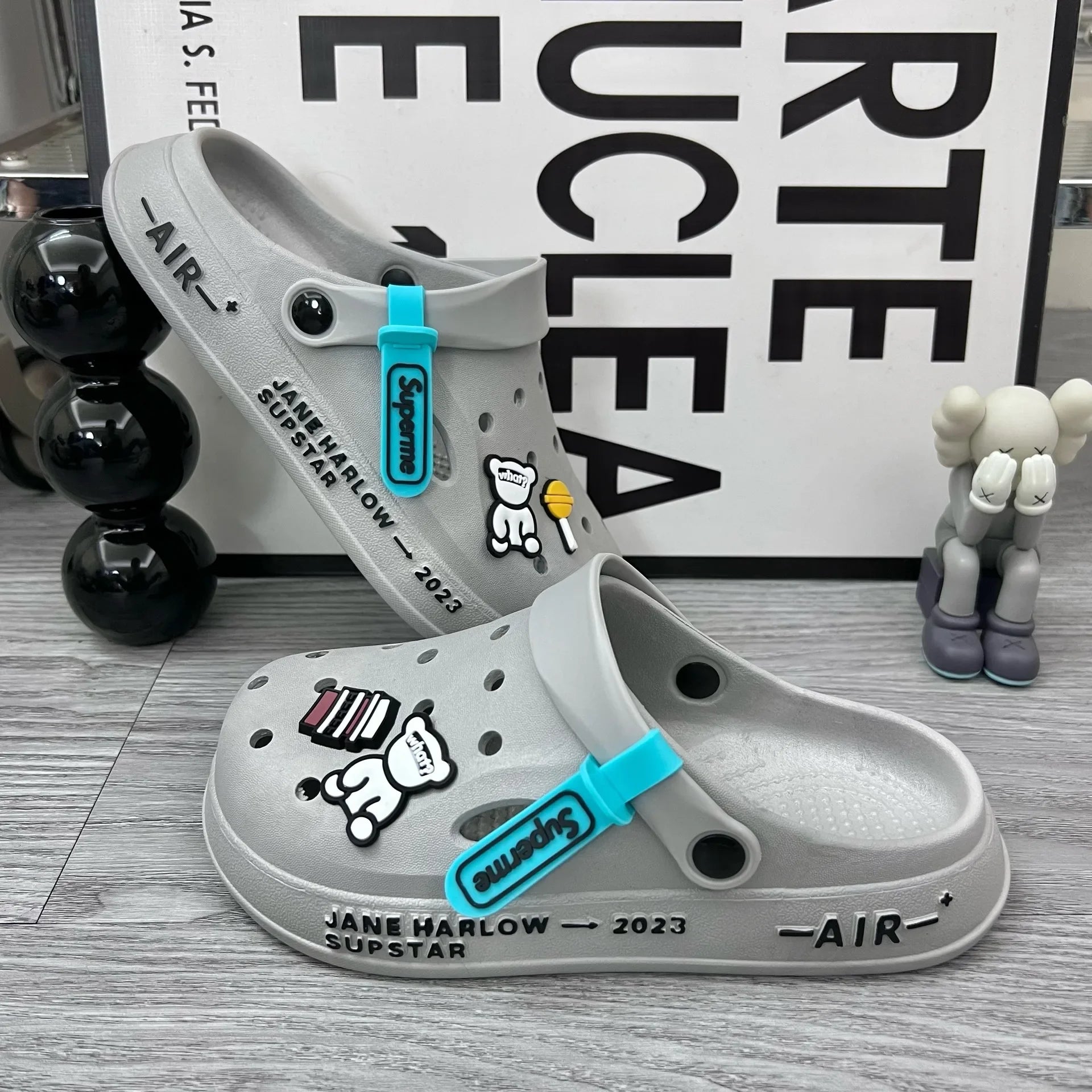 Summer Man Sandals Lightweight Home Beach Sandals Women Slippers Outdoor Quick Dry Flat Soft EVA Hole Shoes Women Clogs 2024