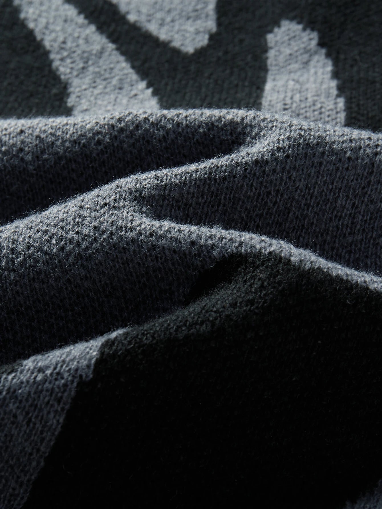 New Popular Autumn Winter Irregular Jacquard Pattern Pullover Sweater Casual Round Neck Contrast Color Knitted Men's Pullover - Live Store 4U